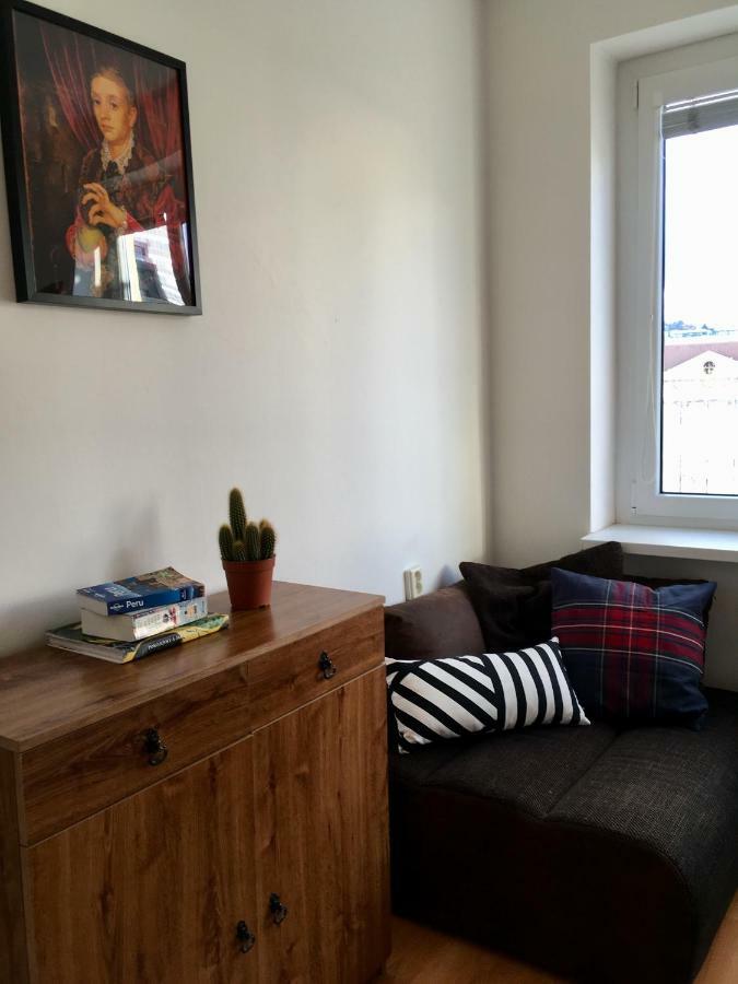 Blu Apartment In Old Town Bratislava Bagian luar foto