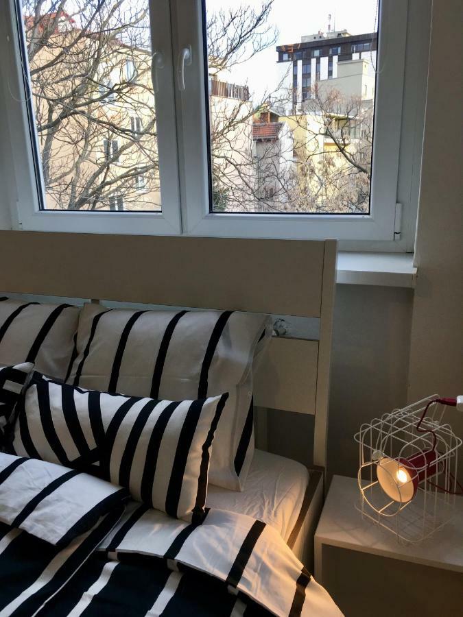 Blu Apartment In Old Town Bratislava Bagian luar foto