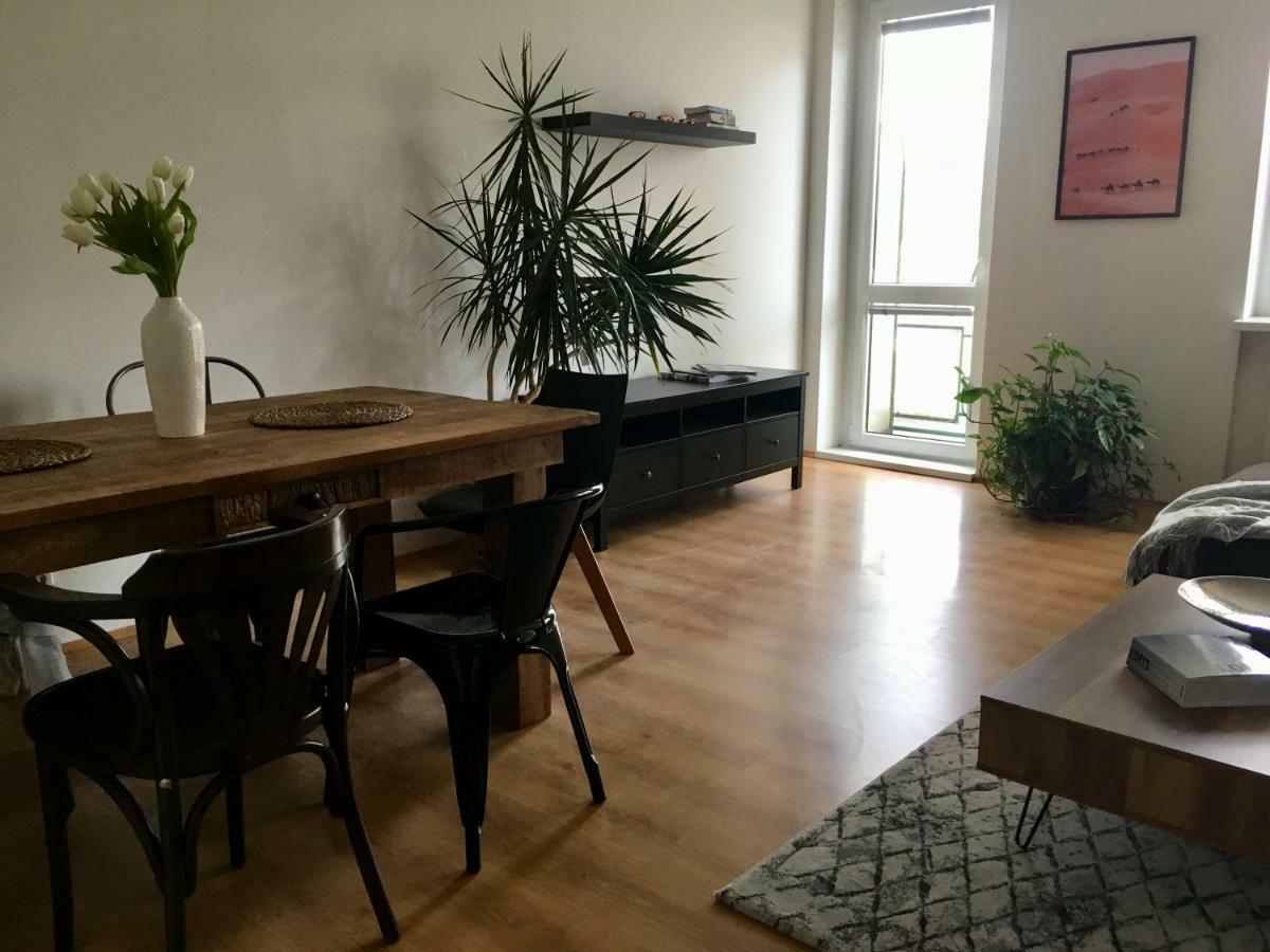 Blu Apartment In Old Town Bratislava Bagian luar foto