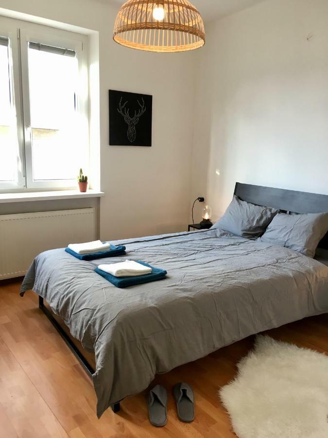 Blu Apartment In Old Town Bratislava Bagian luar foto